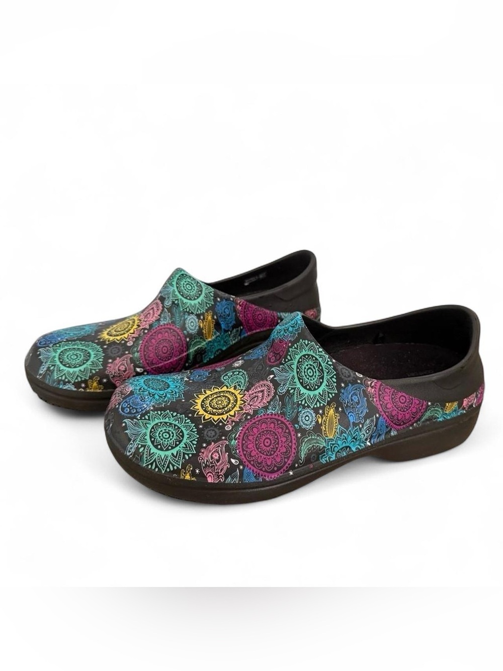 Crocs Neria Pro II Women’s 10 Paisley Print Nurse Clogs Medical